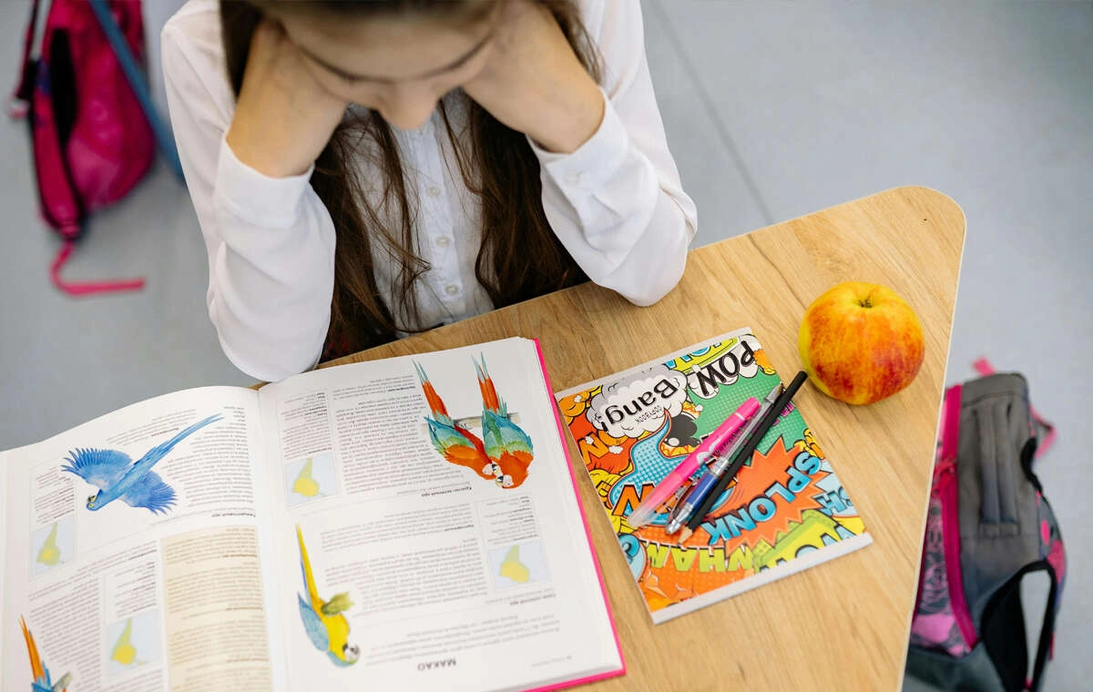 چگونه کتاب کودک و نوجوان مناسب انتخاب کنیم؟ - Cover Image